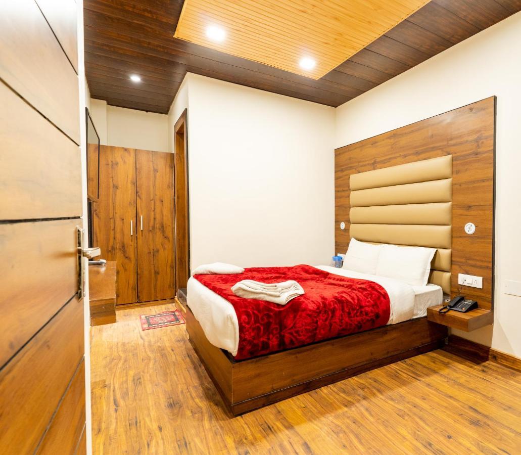 Hotel Woodland Nainital Esterno foto