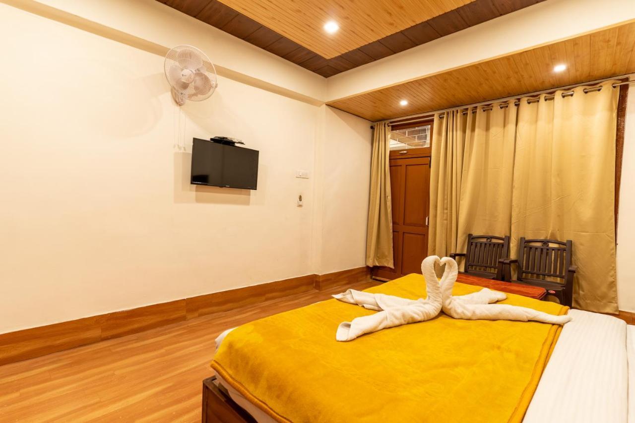 Hotel Woodland Nainital Esterno foto