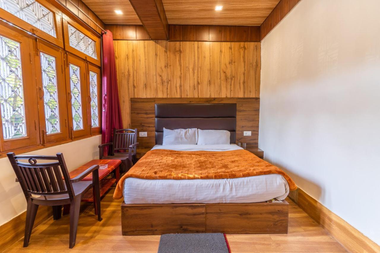Hotel Woodland Nainital Esterno foto