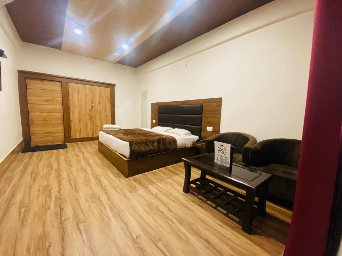 Hotel Woodland Nainital Esterno foto